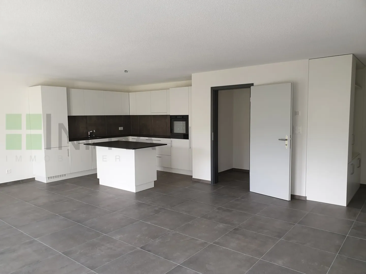 4.5 rooms of 124m2 - 1st floor - Photo 1 of 9