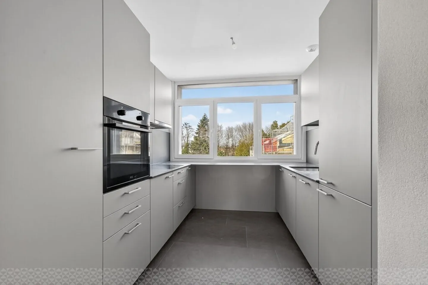 Charming 2.5 rooms, new - Photo 1 of 5