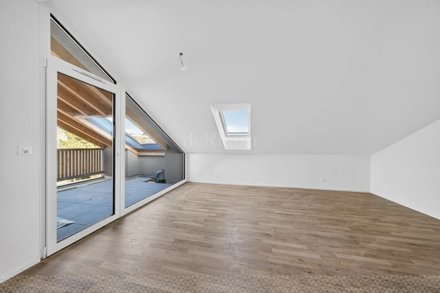 Charming 2.5 rooms, new - Photo 3 of 5