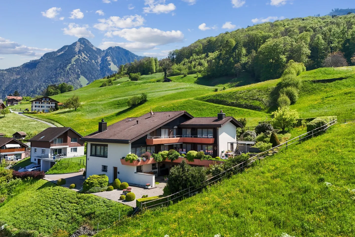Natura, Pace e Ampie Vedute – Vivere nella Migliore Posizione a Kerns - Foto 1 di 9