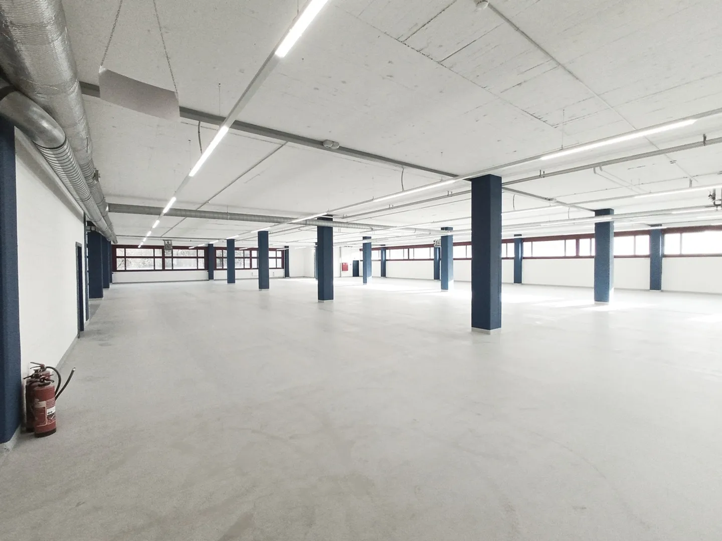 Gewerbe- Lagerflächen zu vermieten 800 - 6800 m2  - Foto 11 von 14