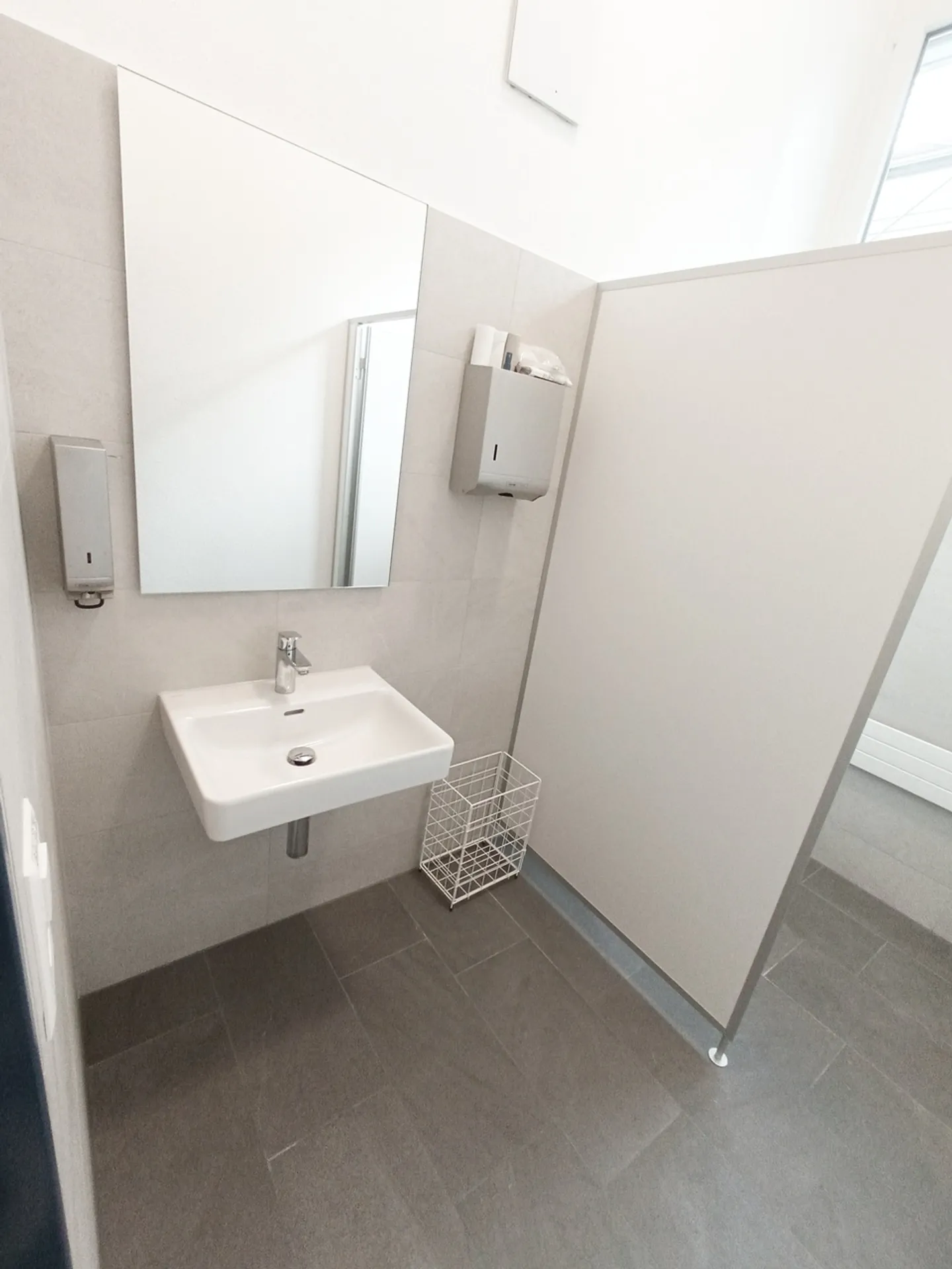Gewerbe- Lagerflächen zu vermieten 800 - 6800 m2  - Foto 12 von 14