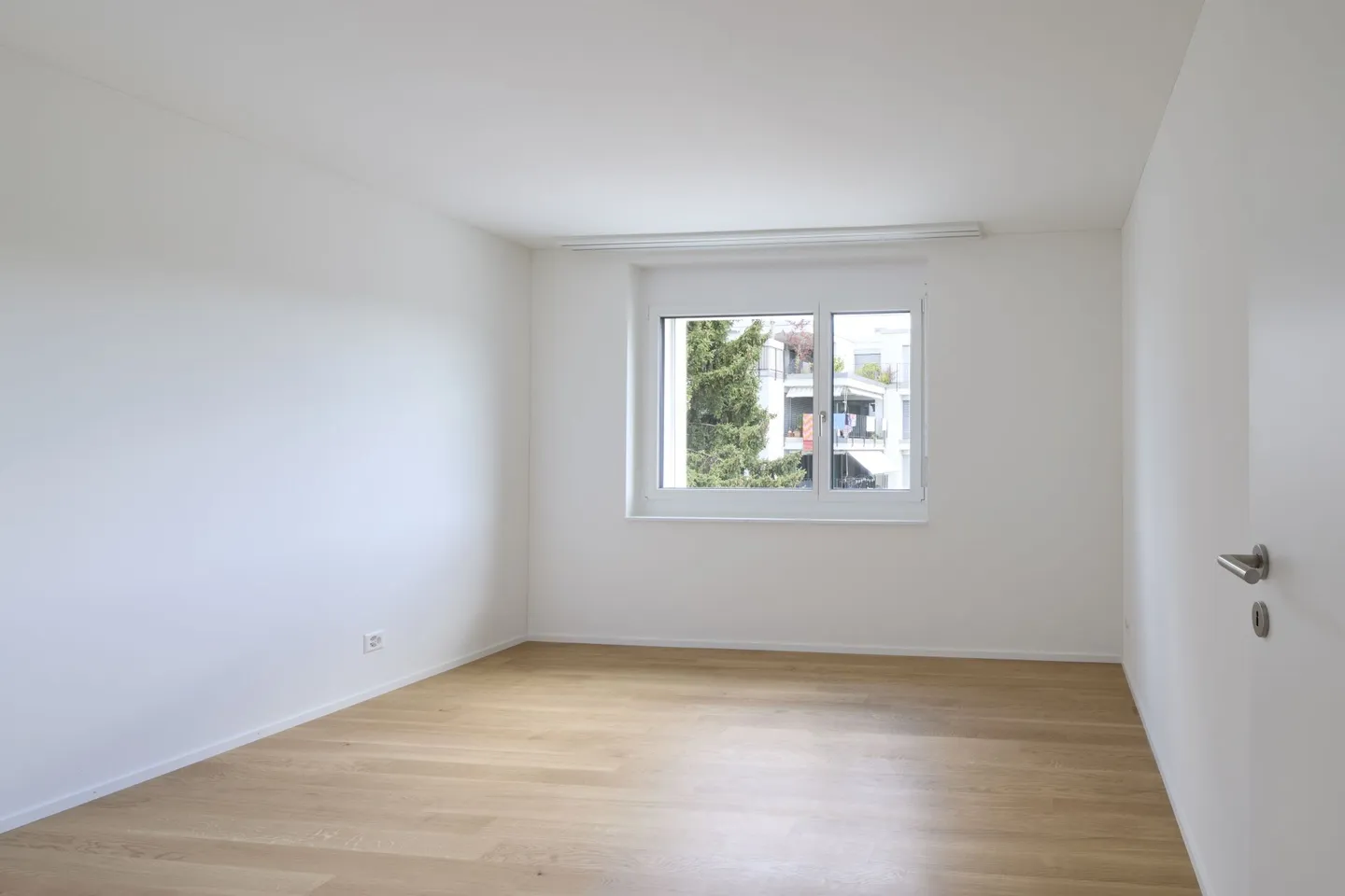 Your personal retreat with style and comfort - Photo 3 of 9