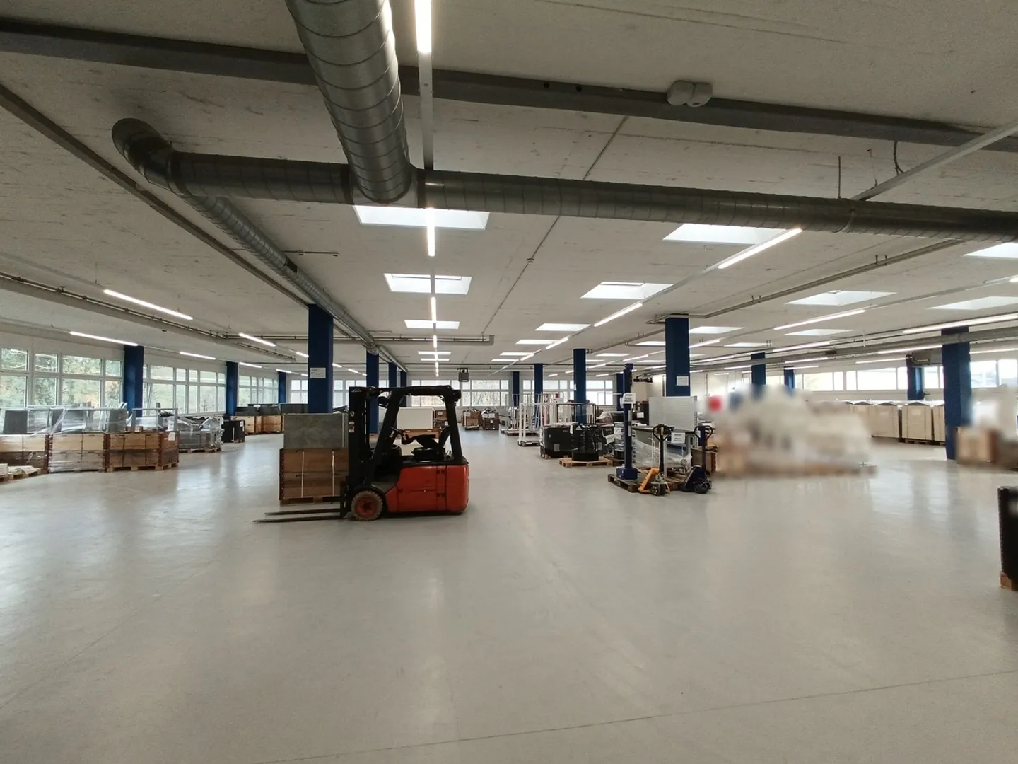 Gewerbe- Lagerflächen zu vermieten 800 - 6800 m2  - Foto 5 von 14