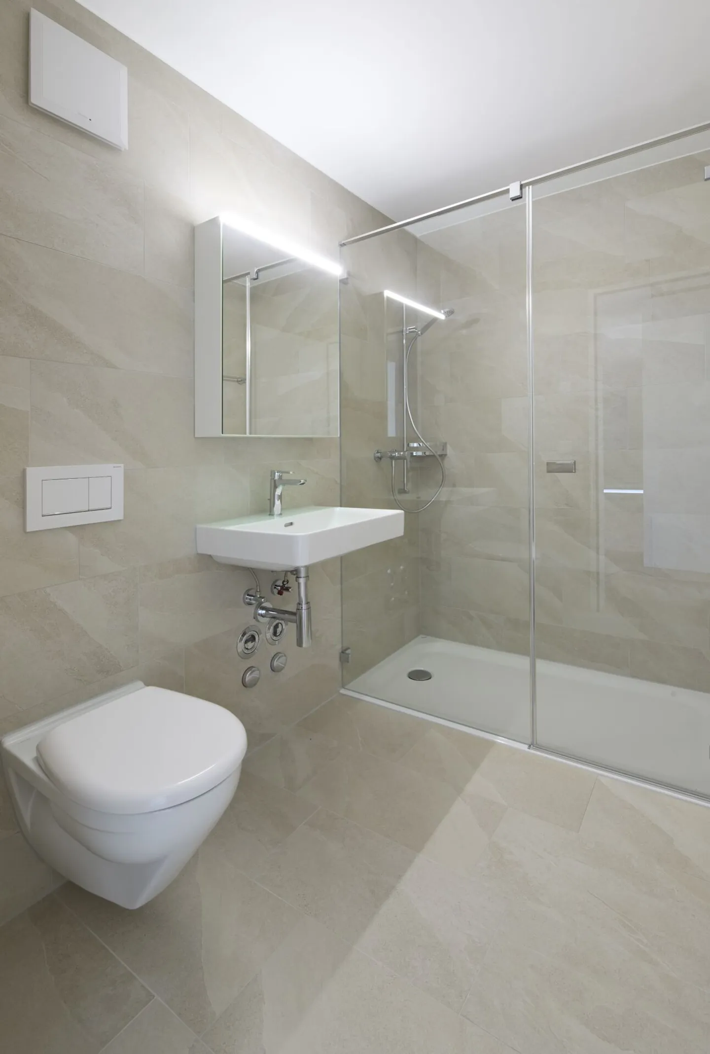 Your personal retreat with style and comfort - Photo 5 of 9