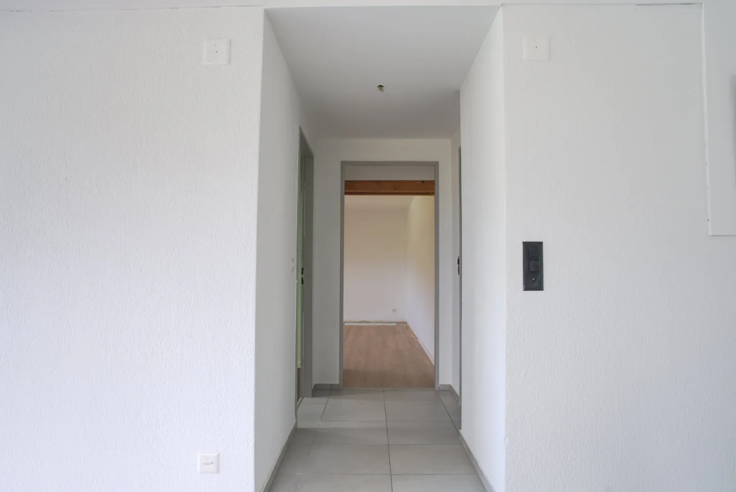 Appartement sous les combles spacieux - Photo 7 sur 13