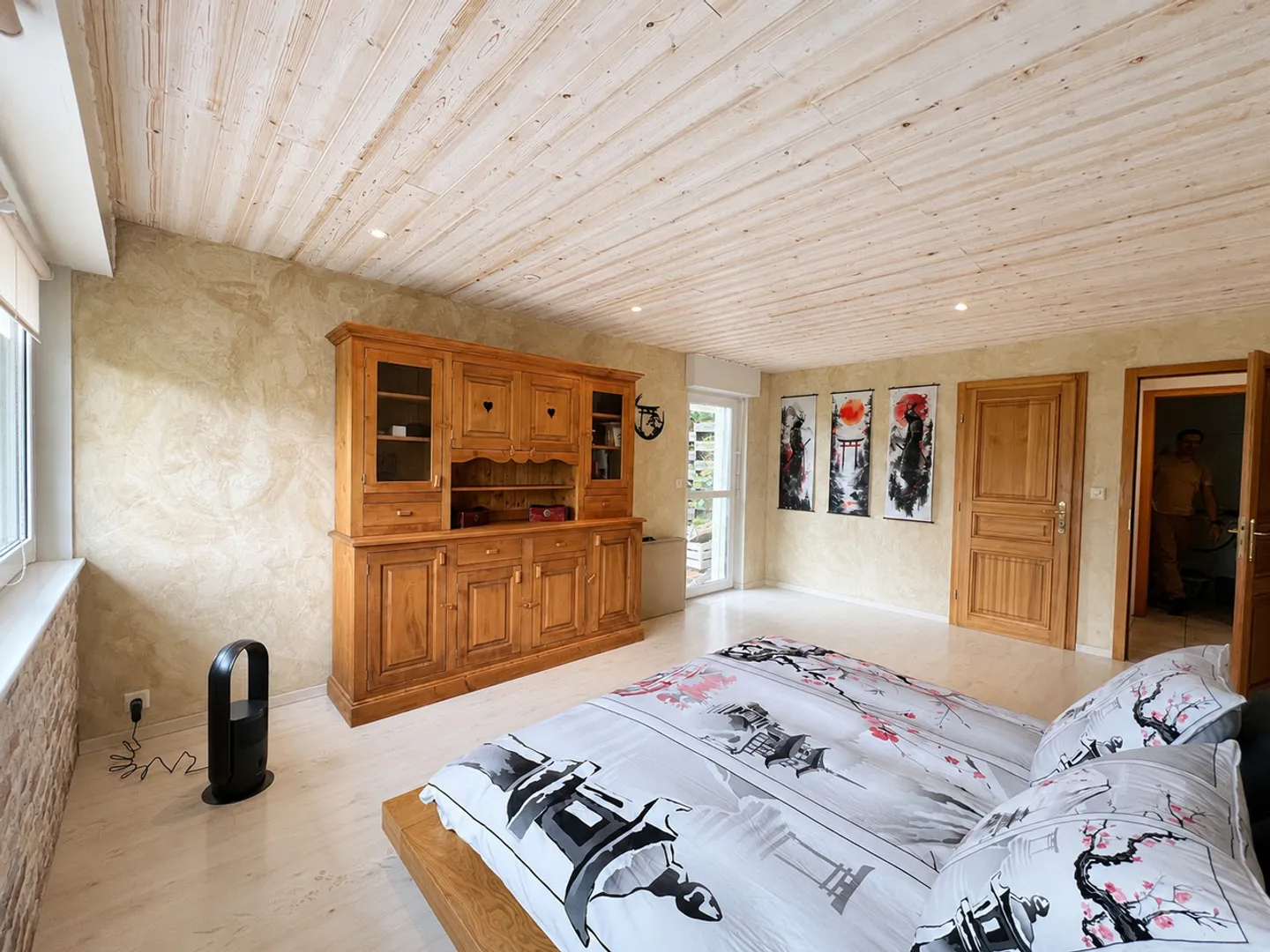 Einzelhaus mit großzügigen Volumen in einer grünen Umgebung - Foto 7 von 11