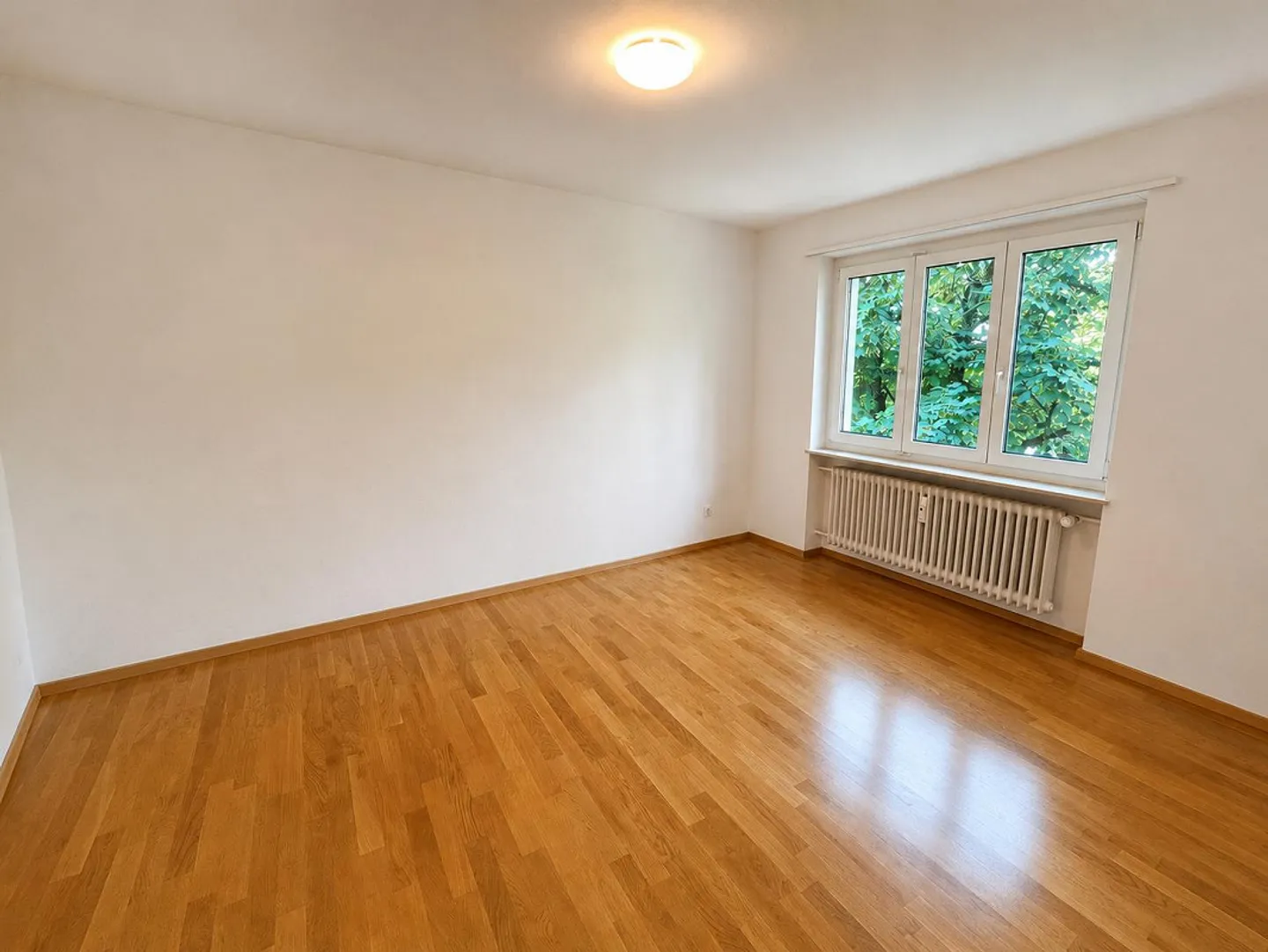 Ampio appartamento di 3,5 locali in posizione tranquilla - Foto 7 di 11