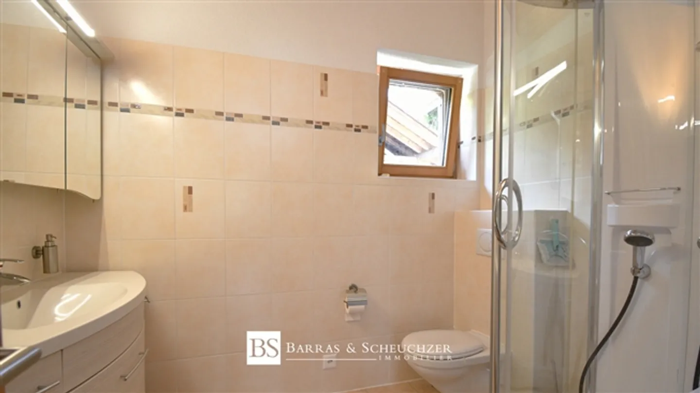 Renovated Village House with 2 Apartments - Photo 10 of 13