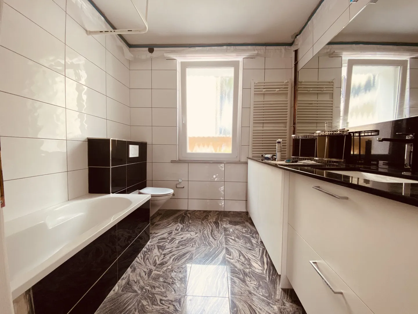Maison rénovée de 4,5 pièces avec patio et cave - Idéal pour les célibataires, les couples ou les petites familles - Photo 4 sur 12