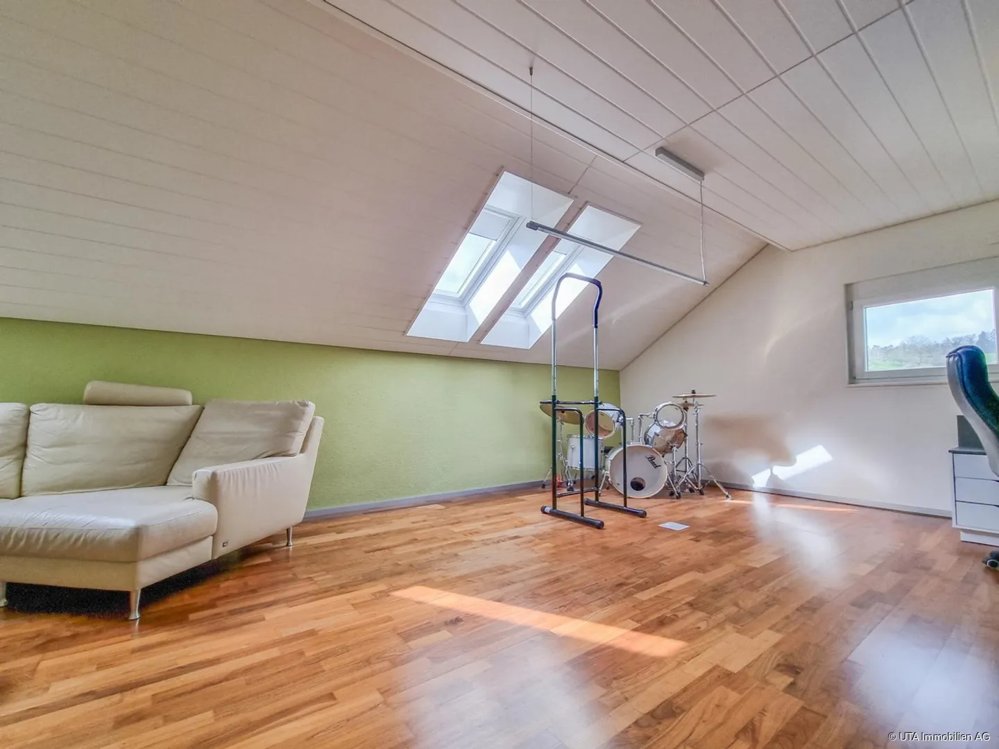 Luxurious property with many extras and breathtaking views - Photo 12 of 18