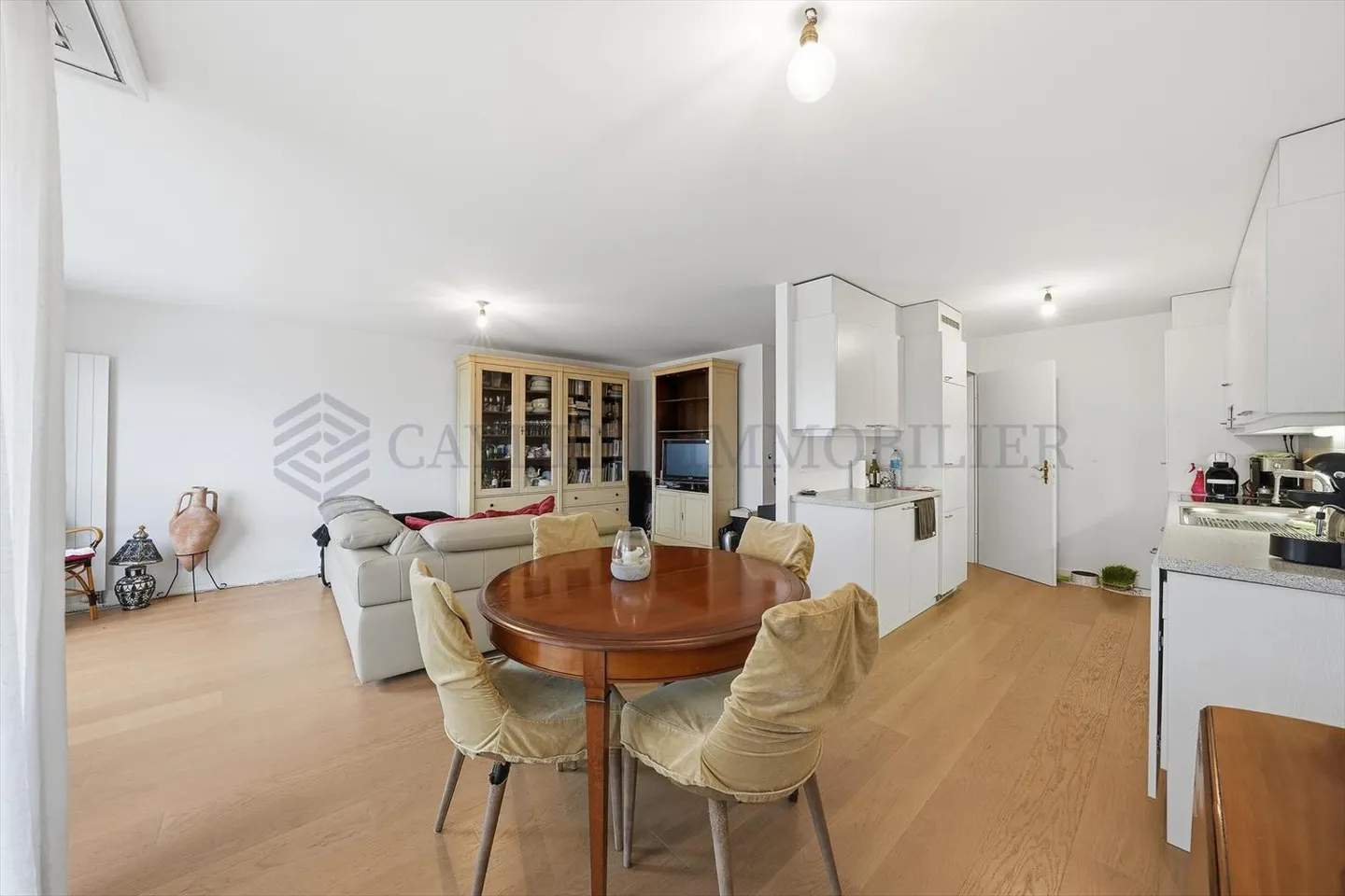 Advantage Casatax! Beautiful 4-room apartment with a clear view of the Jura - Photo 2 of 8