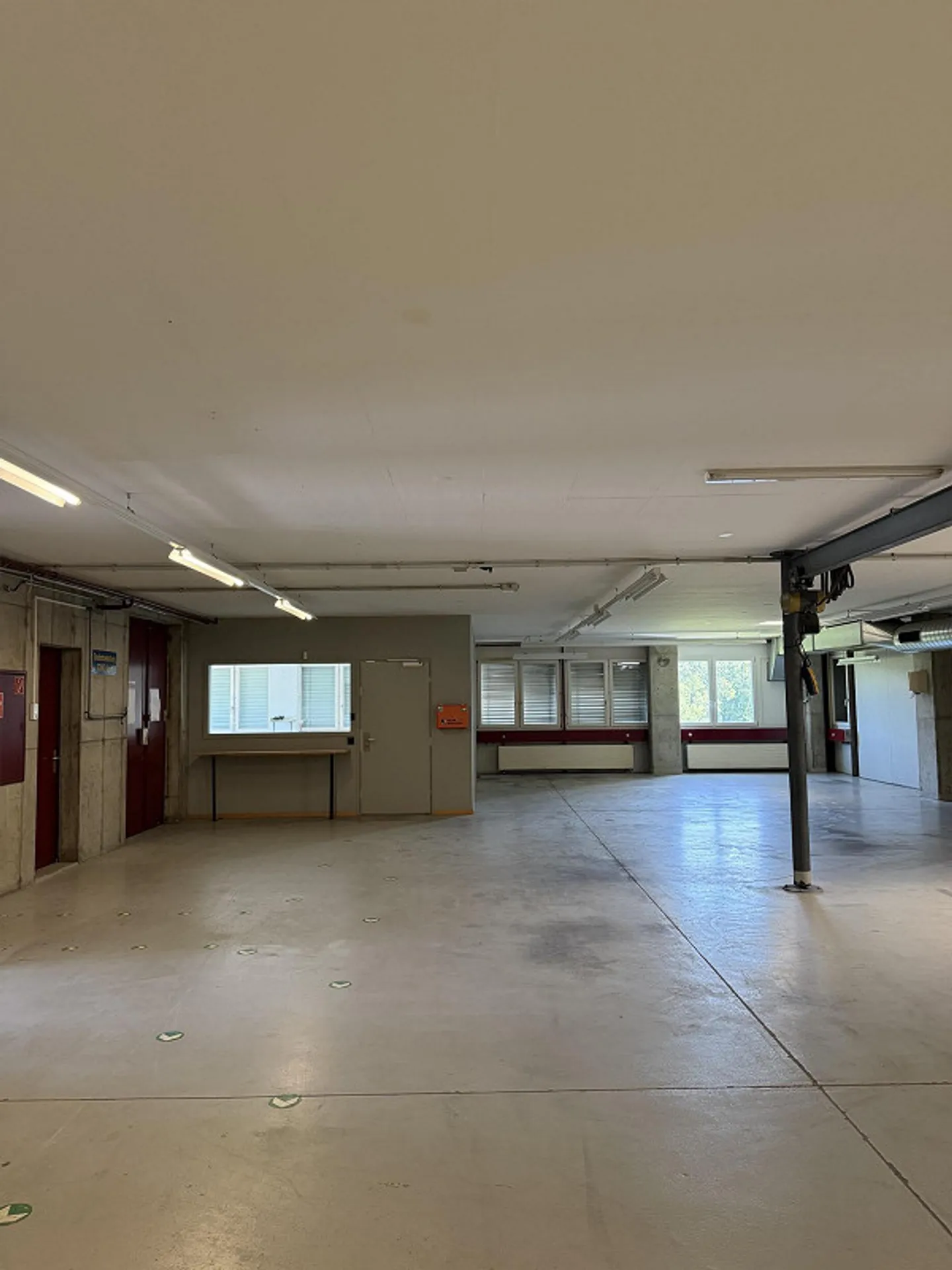 Spazio commerciale in affitto - Foto 3 di 4