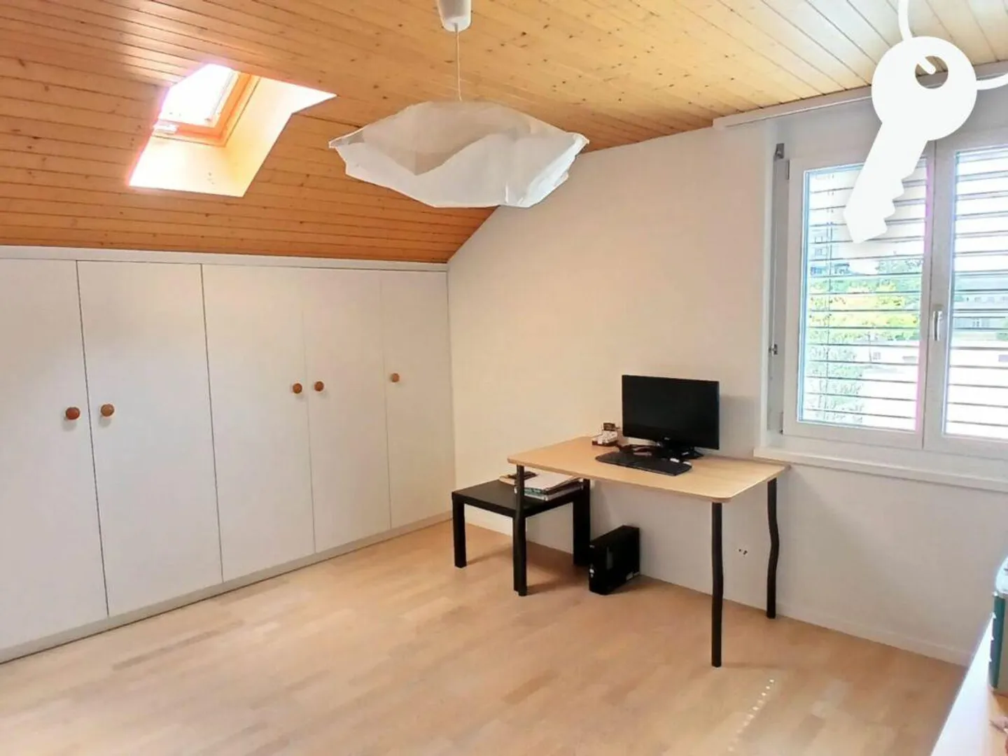 Appartement mansardé de 3,5 pièces confortable dans un emplacement calme en bordure de forêt - Photo 6 sur 14