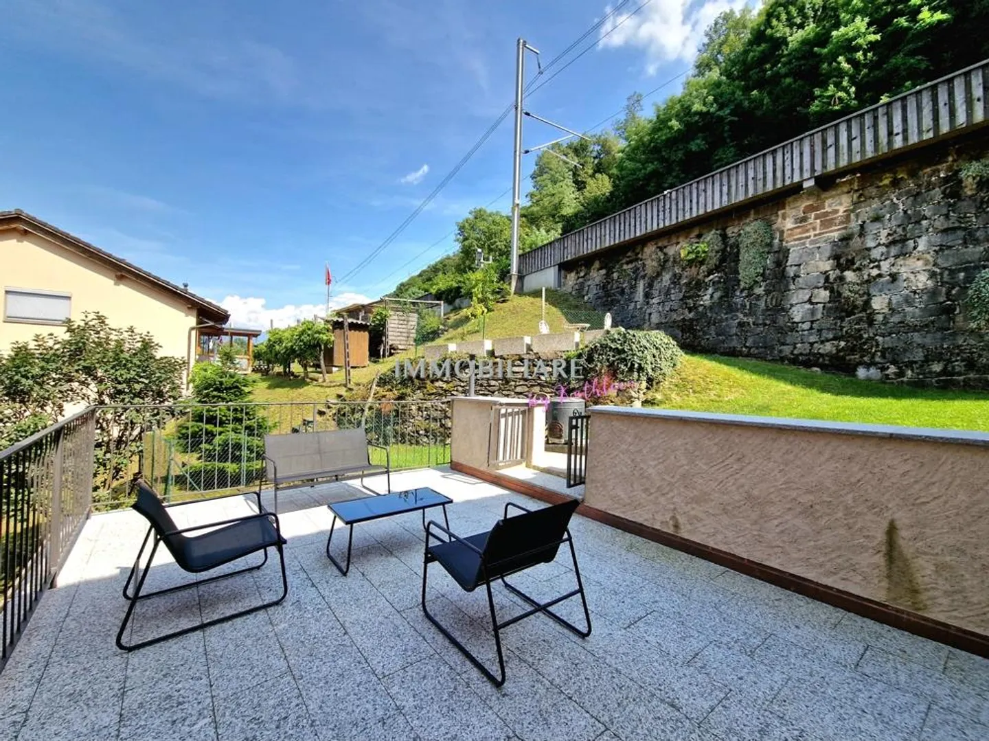 Appartement de vacances RÉNOVÉ avec grande terrasse dans une maison tessinoise - Photo 6 sur 9