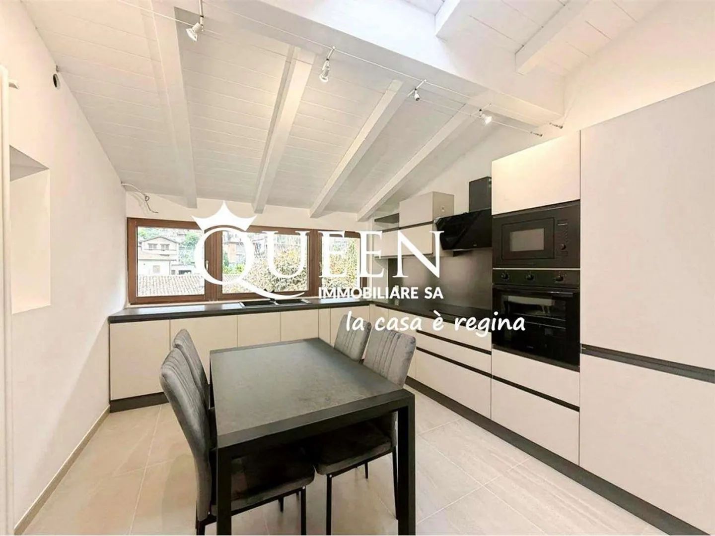 Riva San Vitale: characteristic nucleus house 4.5 rooms, 180 sqm. - Photo 6 of 13