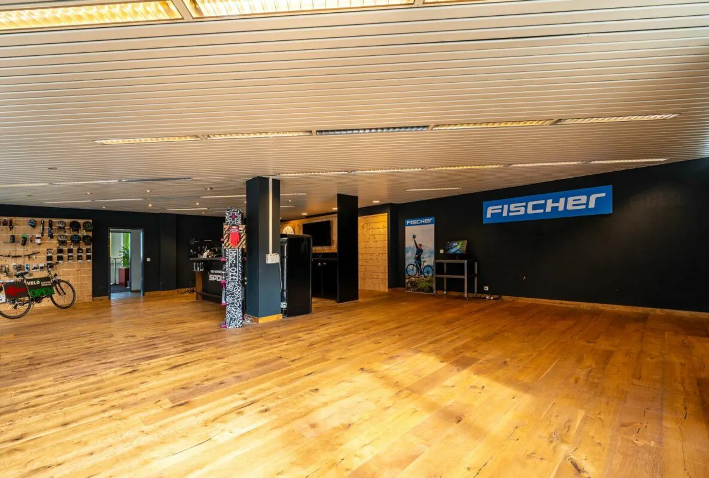 Spazi commerciali al piano terra con possibilità di subentro delle finiture - Foto 5 di 11