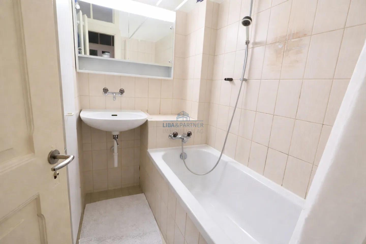 Incantevole appartamento d'epoca con 3 camere nel popolare quartiere di St. Johann - Foto 9 di 11