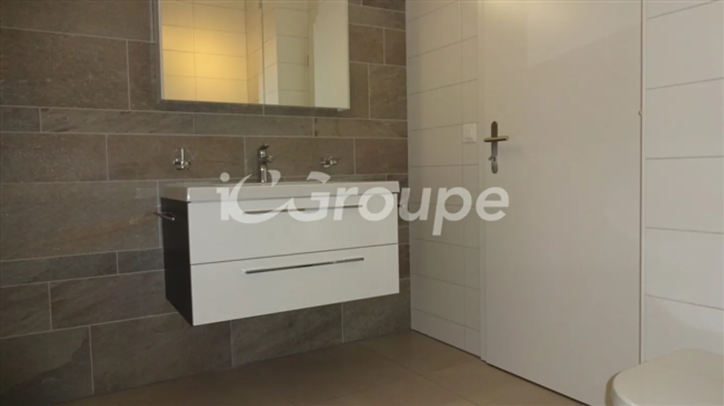 Magnifique appartement de 2,5 pièces au rez-de-chaussée - Photo 8 sur 9