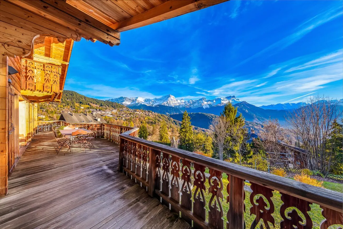 A Rare Opportunity in Chesières-Villars: The Perfect Blend of Style and Serenity - Photo 2 of 13