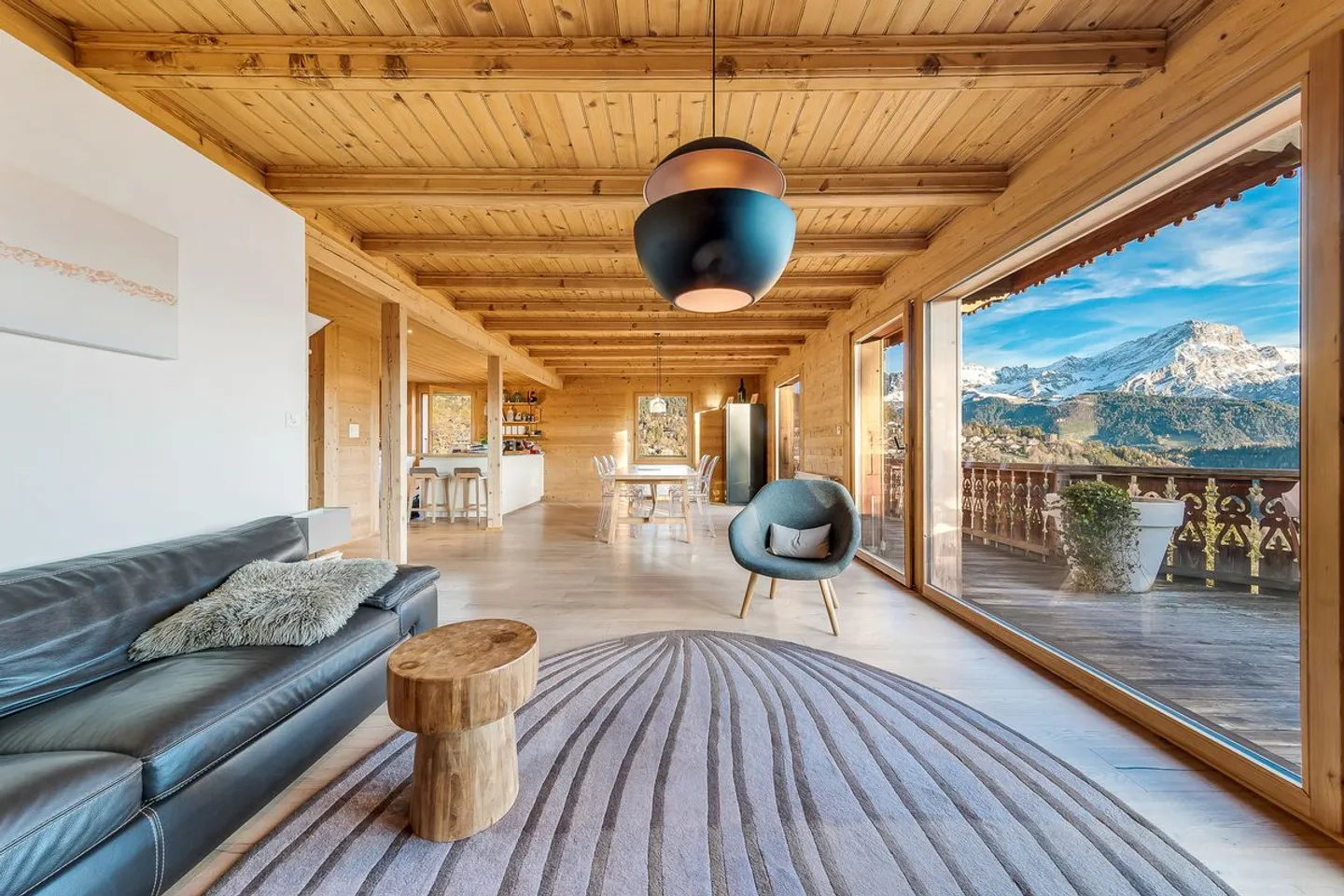 A Rare Opportunity in Chesières-Villars: The Perfect Blend of Style and Serenity - Photo 7 of 13