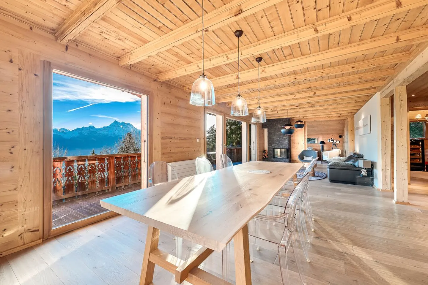 A Rare Opportunity in Chesières-Villars: The Perfect Blend of Style and Serenity - Photo 8 of 13