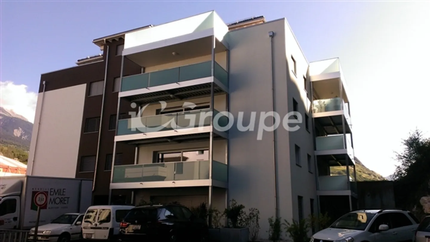 Magnifique appartement de 2,5 pièces au rez-de-chaussée - Photo 1 sur 9