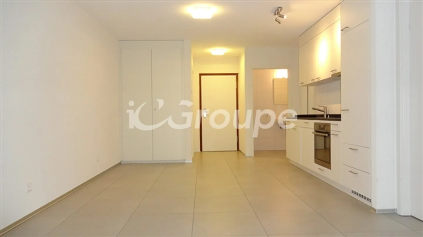 Magnifique appartement de 2,5 pièces au rez-de-chaussée - Photo 3 sur 9