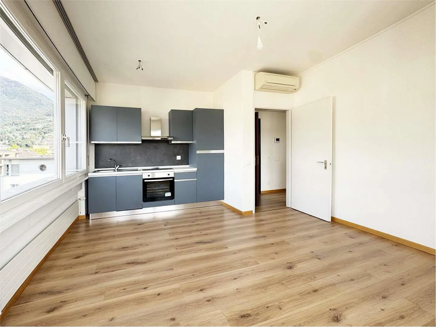 Appartamento 2,5 locali arredato nel centro di Lugano, zona Elvetico - Foto 2 di 4