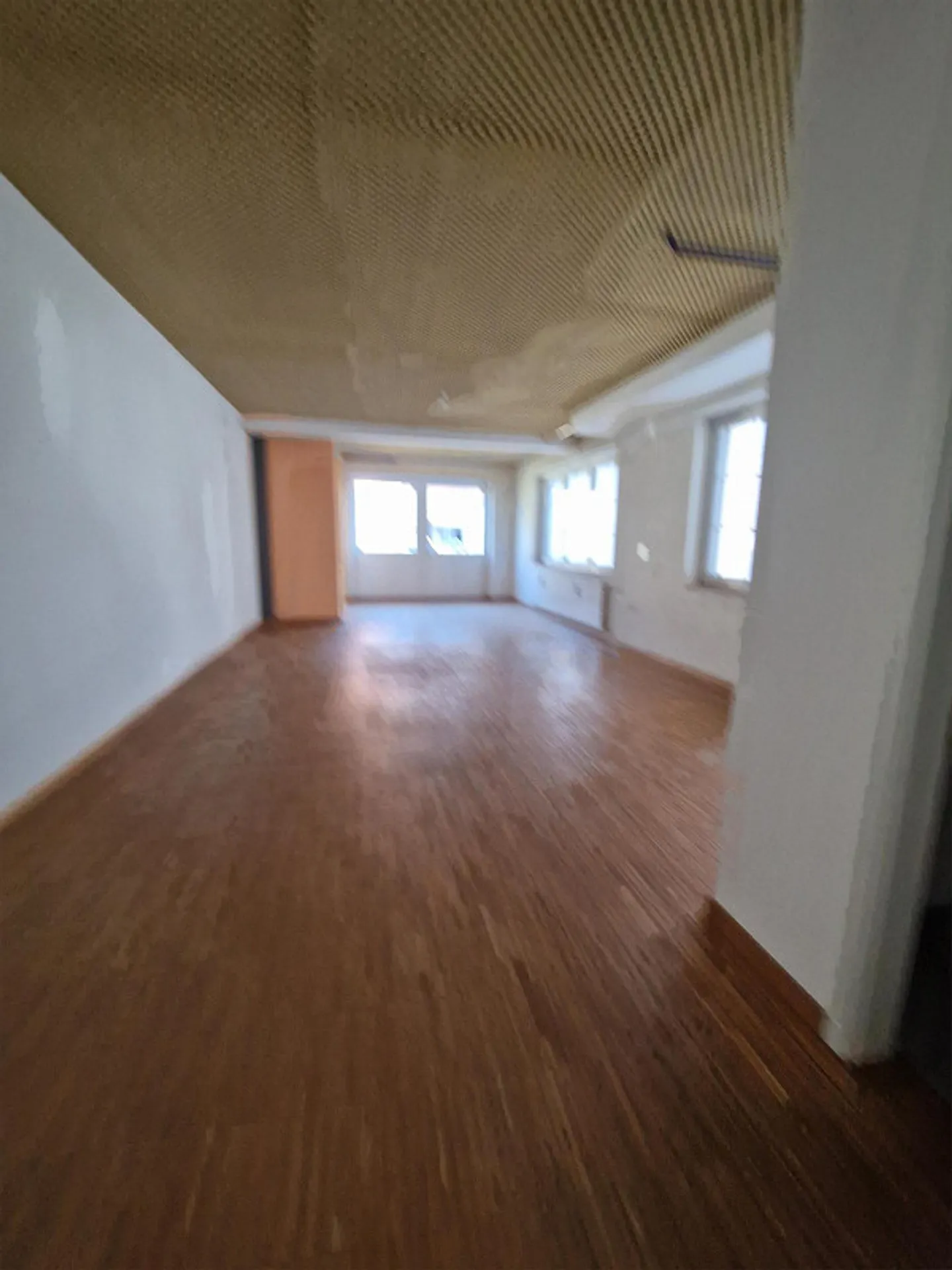 Vielseitig nutzbarer Gewerberaum - Foto 2 von 4