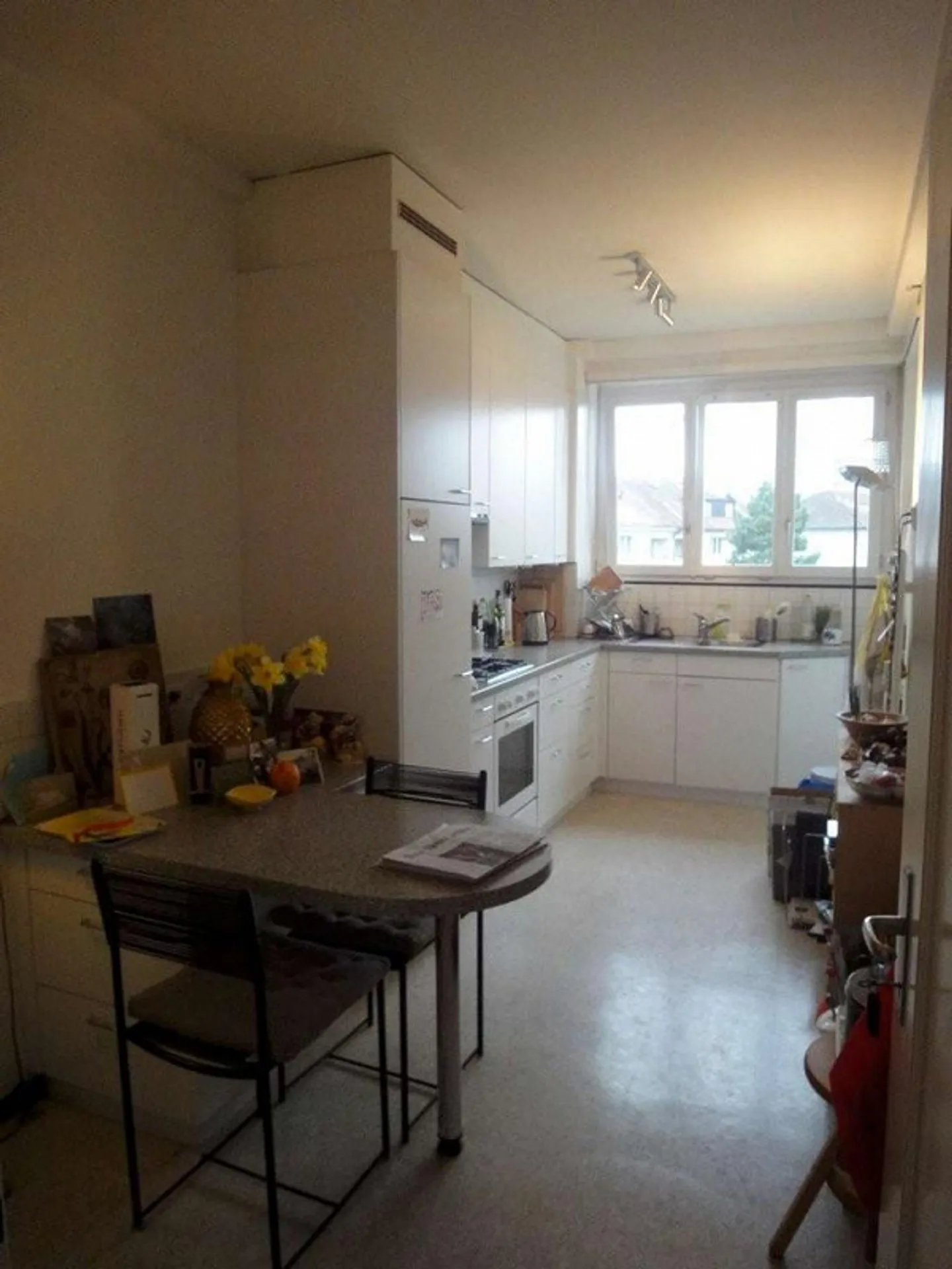 Modernes Apartment mit Balkon - Foto 2 von 7