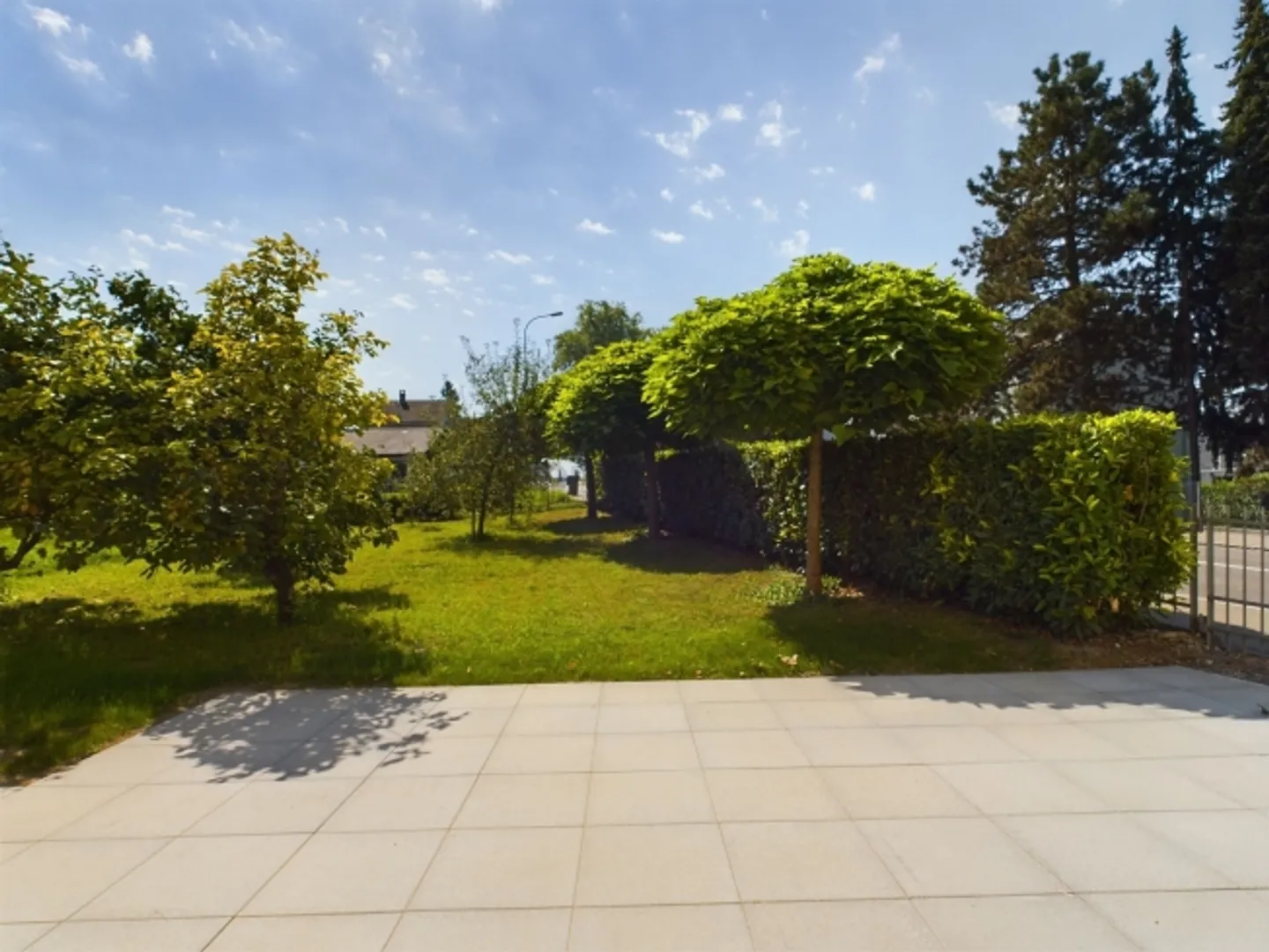 «Attraktive 3.5-Zimmer-Wohnung in Oberaach mit grossem Gartenabschnitt!» - Foto 1 von 11