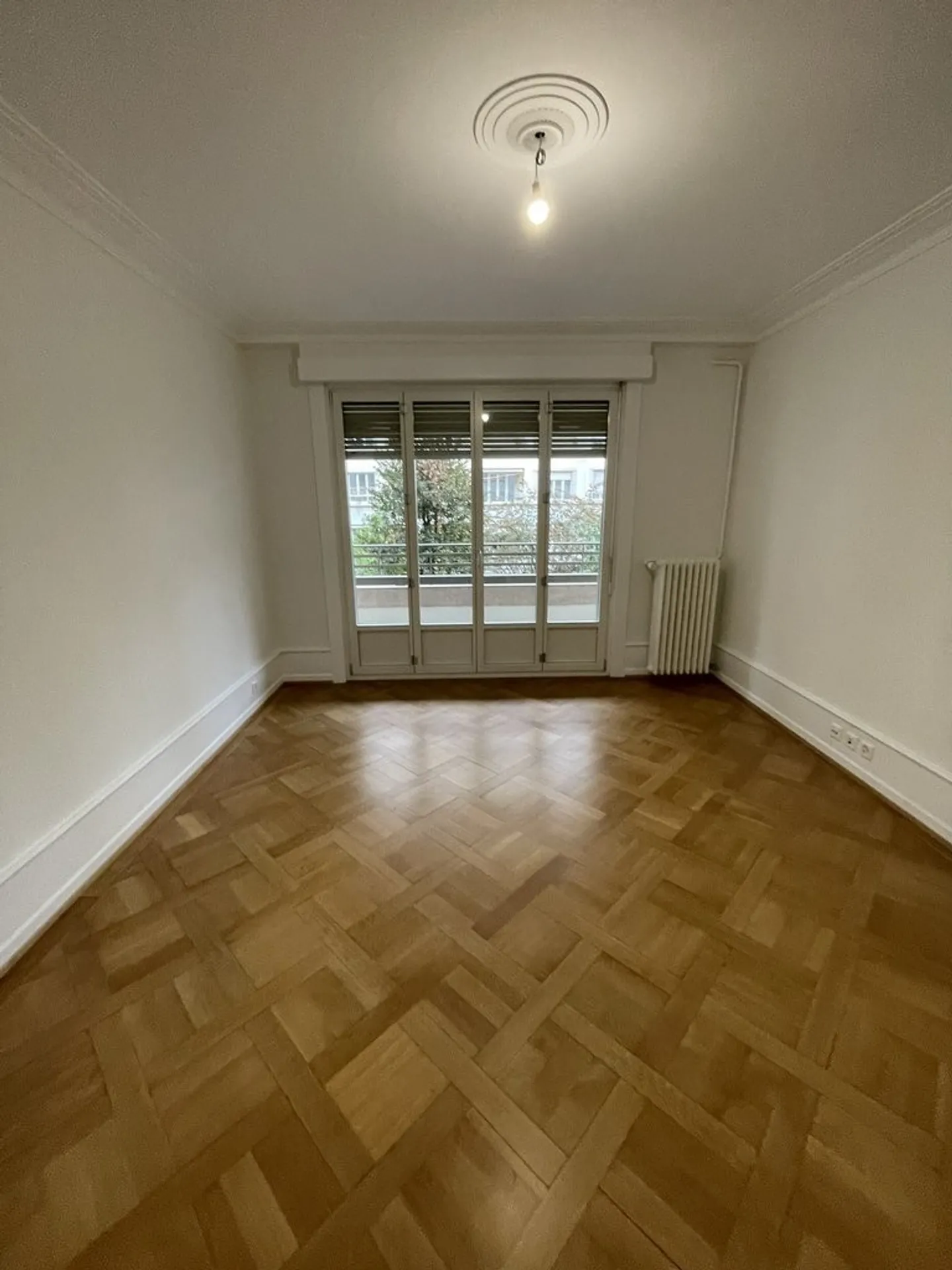 Geräumige 2,5 Zimmer zur Miete, kürzlich renoviert - Foto 2 von 7