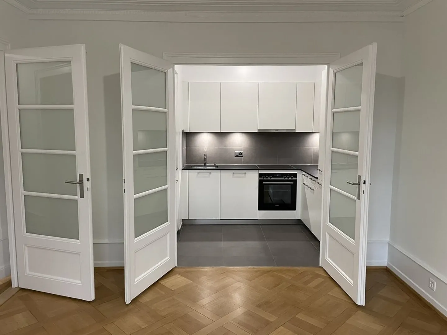 Geräumige 2,5 Zimmer zur Miete, kürzlich renoviert - Foto 3 von 7