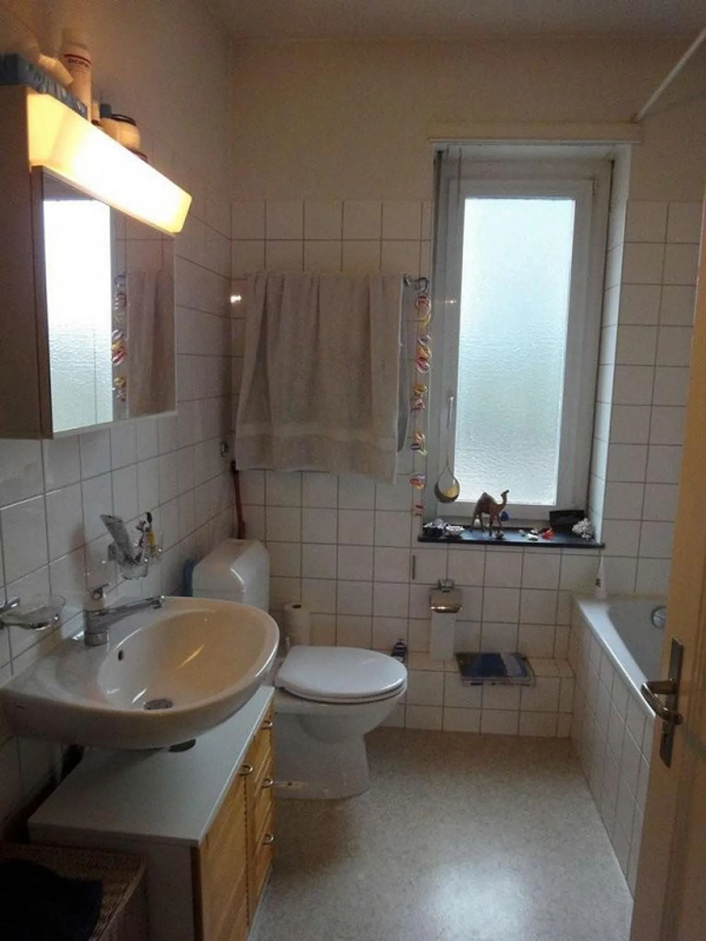 Modernes Apartment mit Balkon - Foto 3 von 7