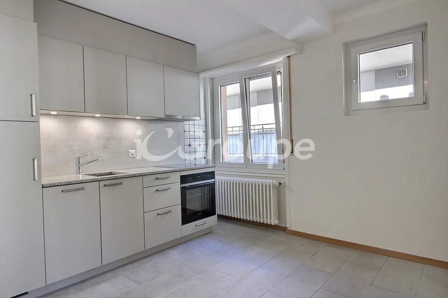 Appartamento ristrutturato di 2,5 stanze in affitto a Sion - Foto 1 di 10