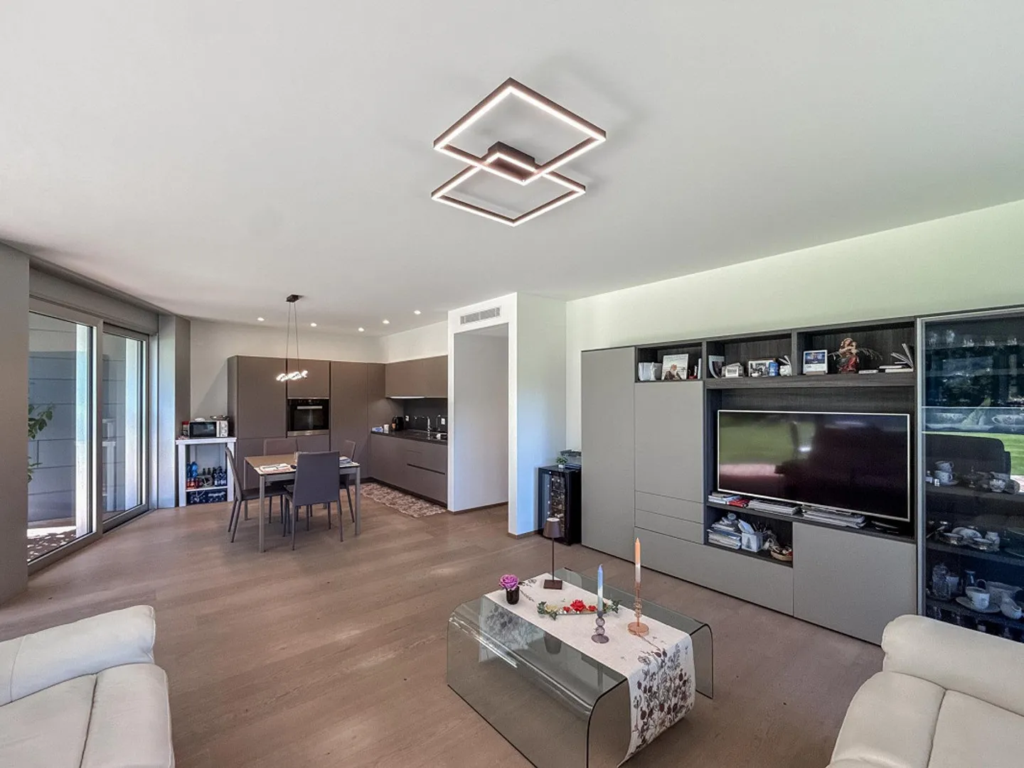 Apartment with garden, swimming pool, sauna and gym in Montagn - Photo 2 of 12