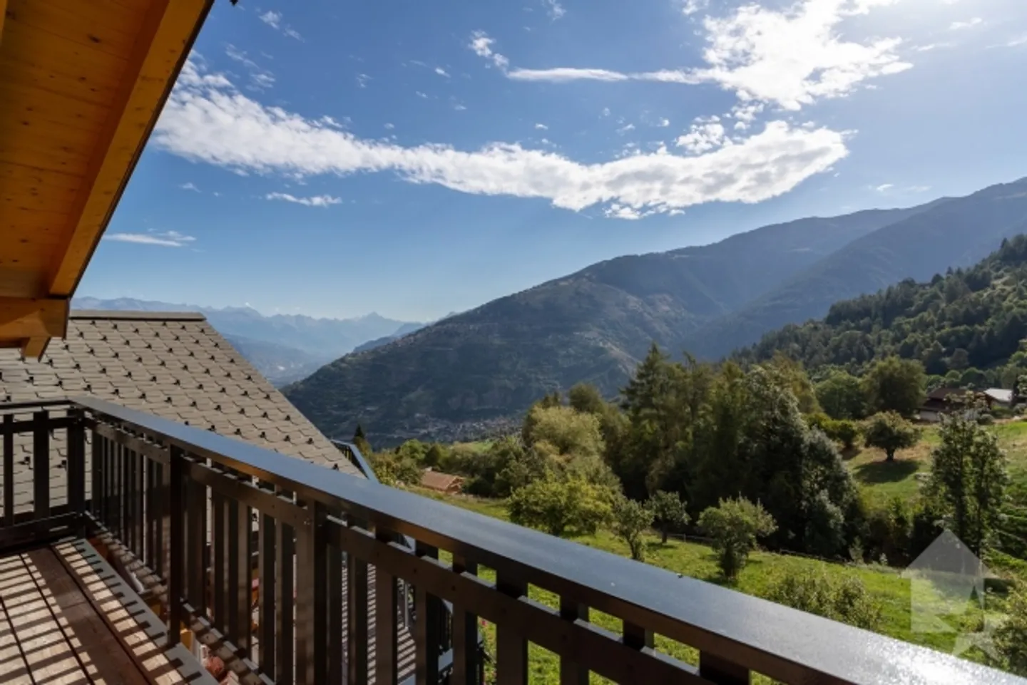 Bellissimo Chalet e B & B, 8.5p, 280 m2, vista magnifica e sole - Foto 11 di 13