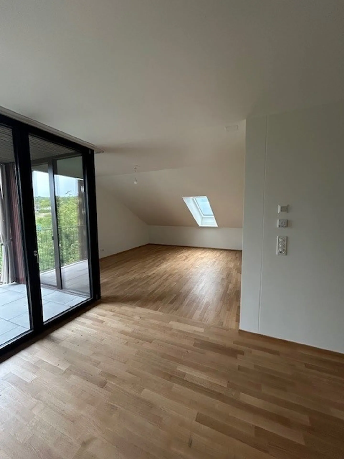 New 5.5-room apartment, 3rd floor, approx. 128 m2 - Photo 3 of 7