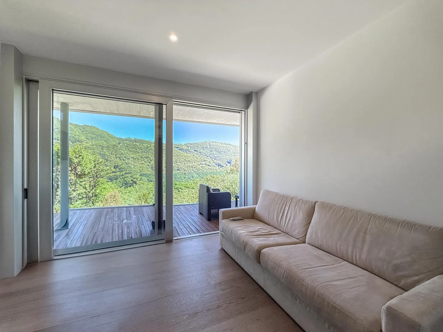 Apartment with garden, swimming pool, sauna and gym in Montagn - Photo 6 of 12