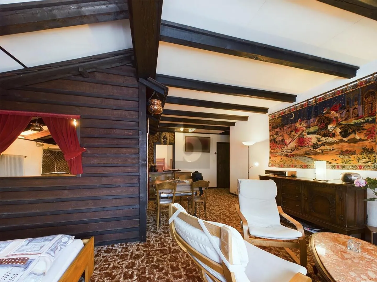 Charmante Dachwohnung im Chalet-Stil - Foto 3 von 5