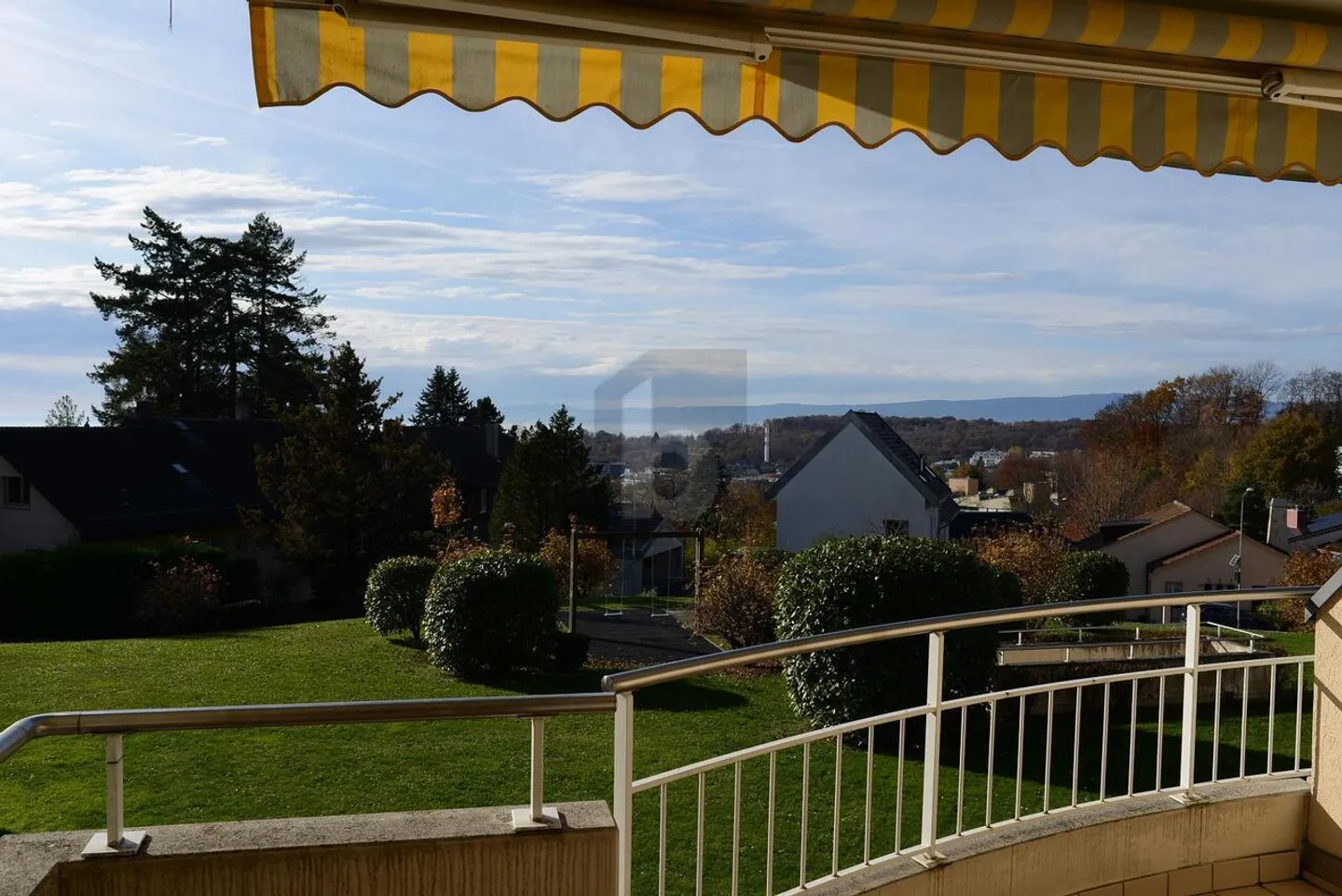 Bright Apartment in Lausanne - Photo 1 of 6