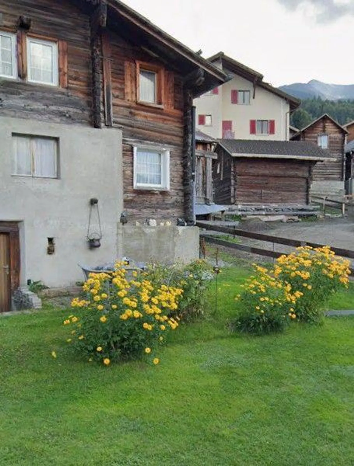 Former farmhouse in central location - Photo 4 of 13