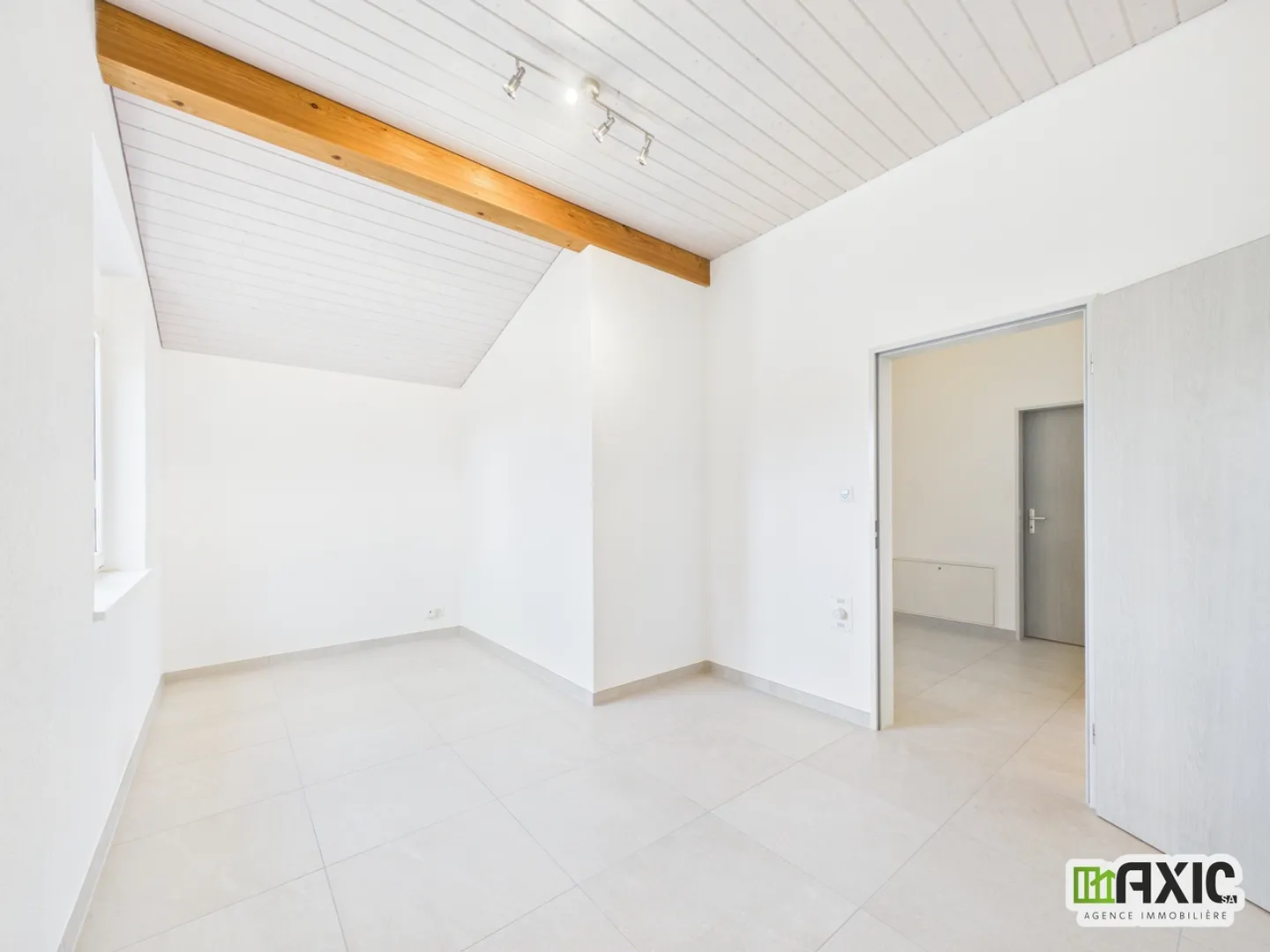 Spazioso duplex di 4 stanze al 2° piano ad Alle - Foto 4 di 17