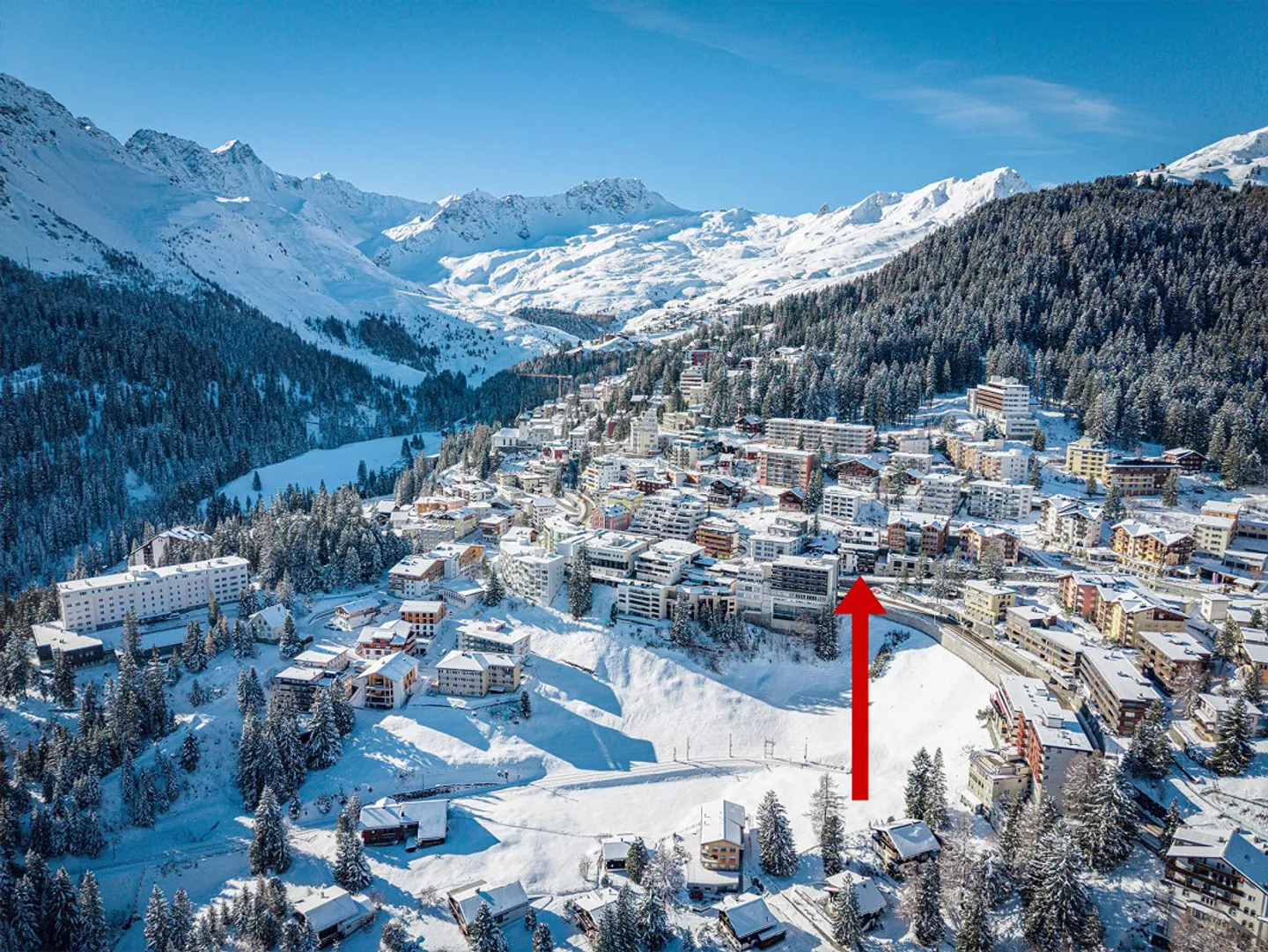 HOLIDAY HAPPINESS IN AROSA - 3.5 ROOM APARTMENT WITH DREAM VIEW - Photo 8 of 9