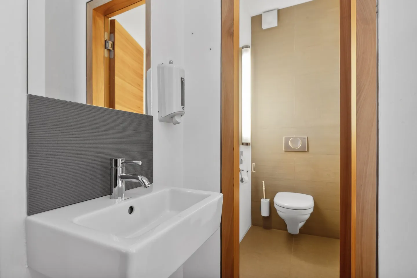 Espace Commercial au Centre Augustin - Photo 6 sur 6