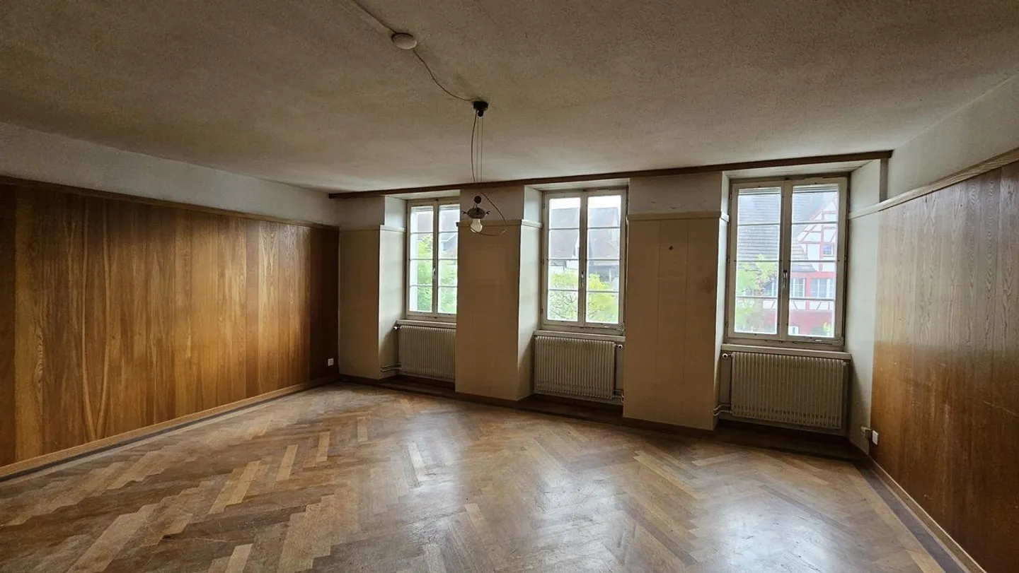 Former farmhouse with great potential and a cozy garden - Photo 6 of 27