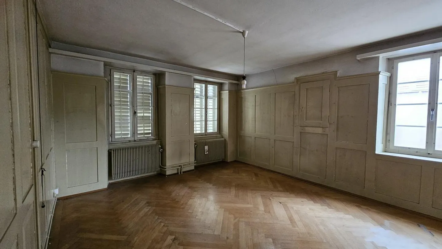 Former farmhouse with great potential and a cozy garden - Photo 8 of 27