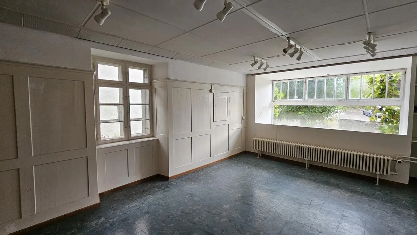 Former farmhouse with great potential and a cozy garden - Photo 15 of 27