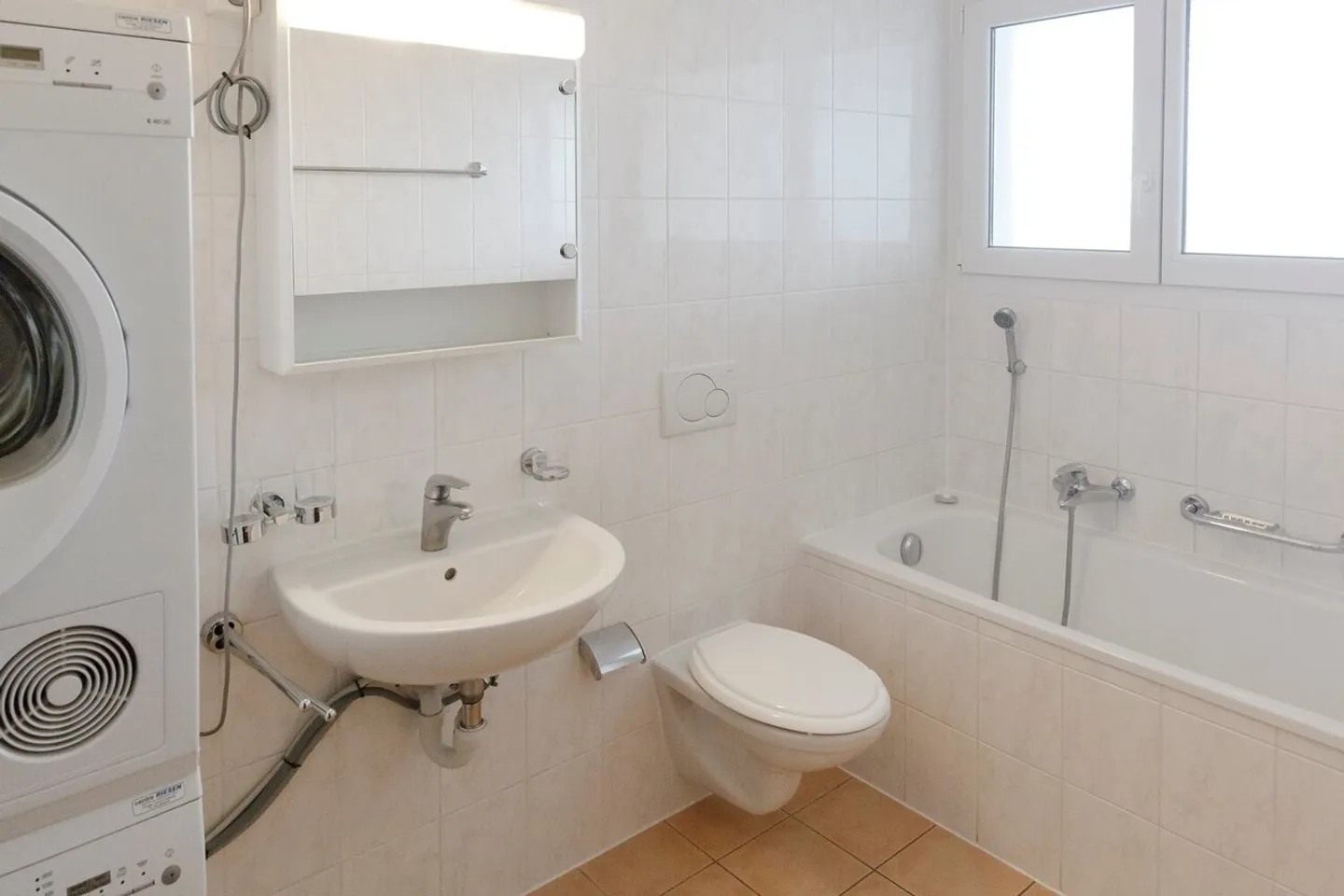 4.5 Room Apartment in Estavayer-le-Lac! - Photo 8 of 9